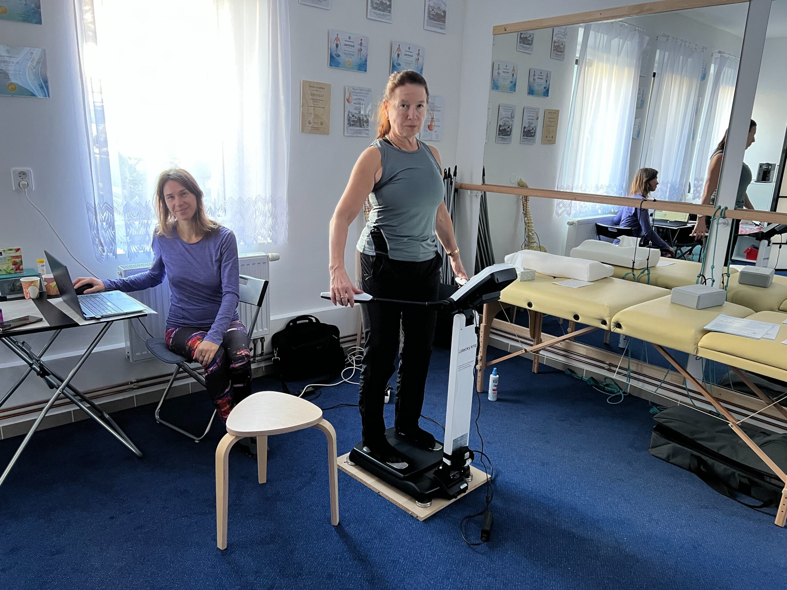 Sportovní akce s Nordic Walking a měřením InBody 270, tělesná analýza, měření množství tuků, svalů a vody.